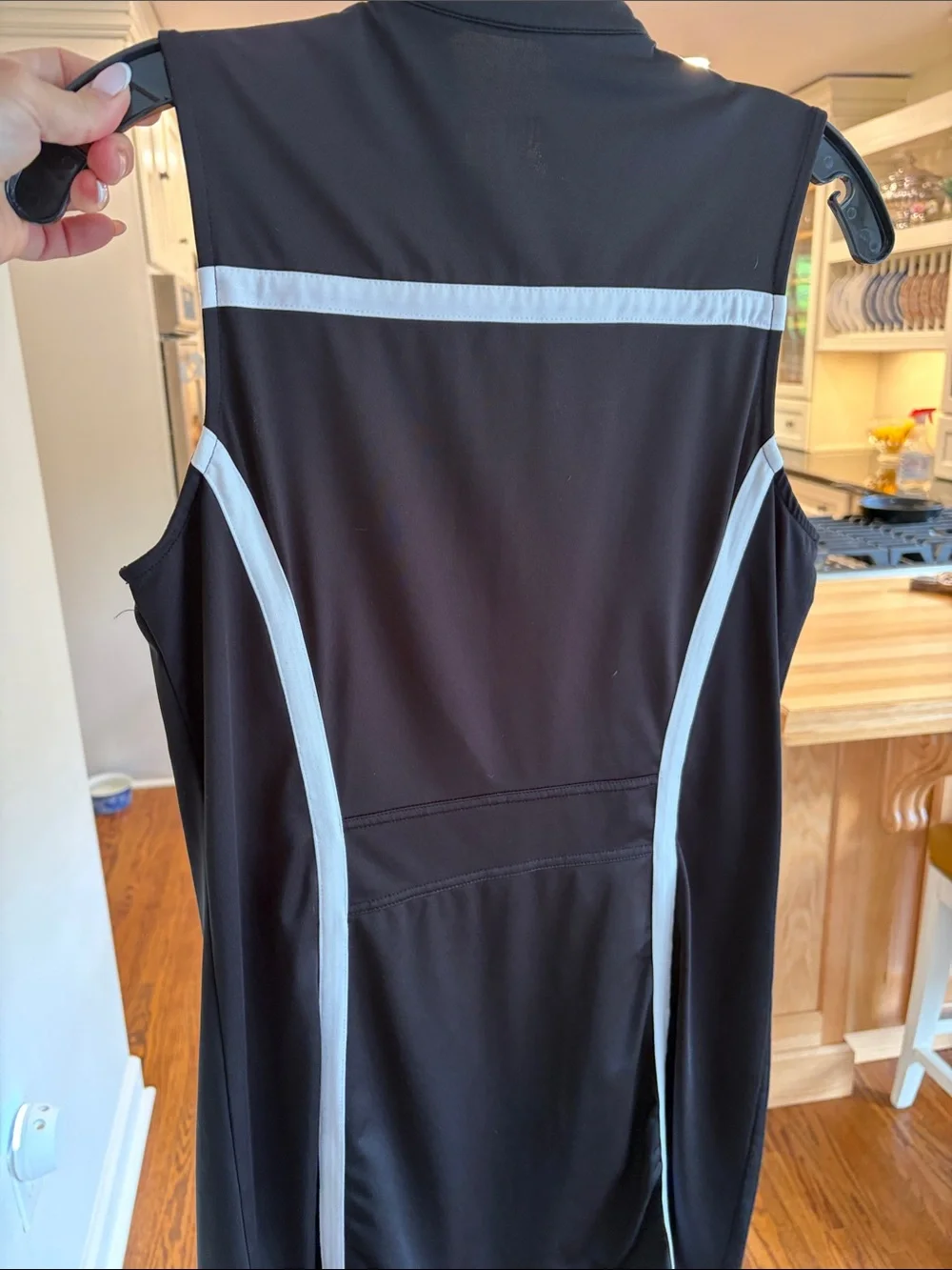 Tail XS Black Golf Dress with White Contrast Piping - Picture 9 of 9